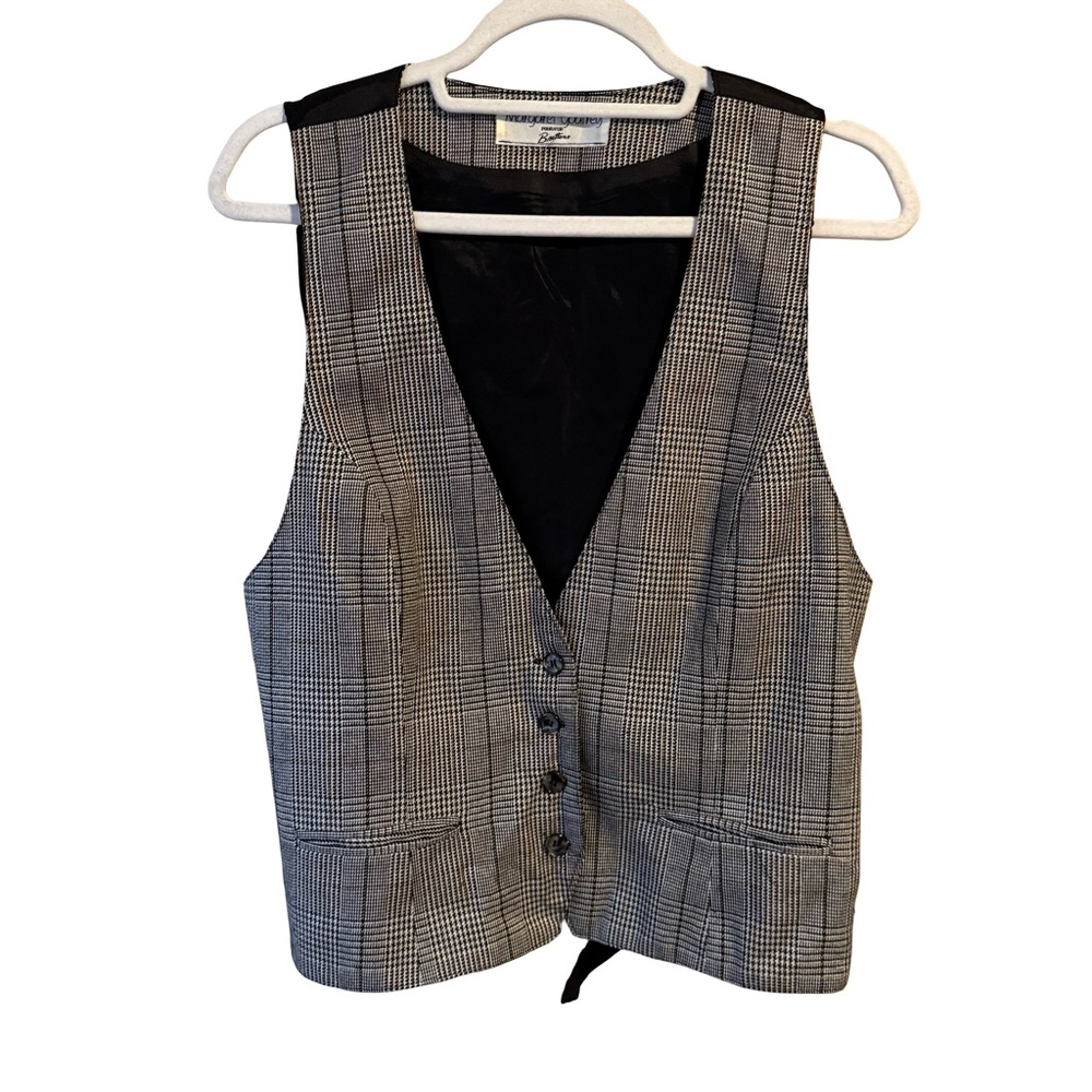 Chic Women's Black and Gray Plaid Vest
